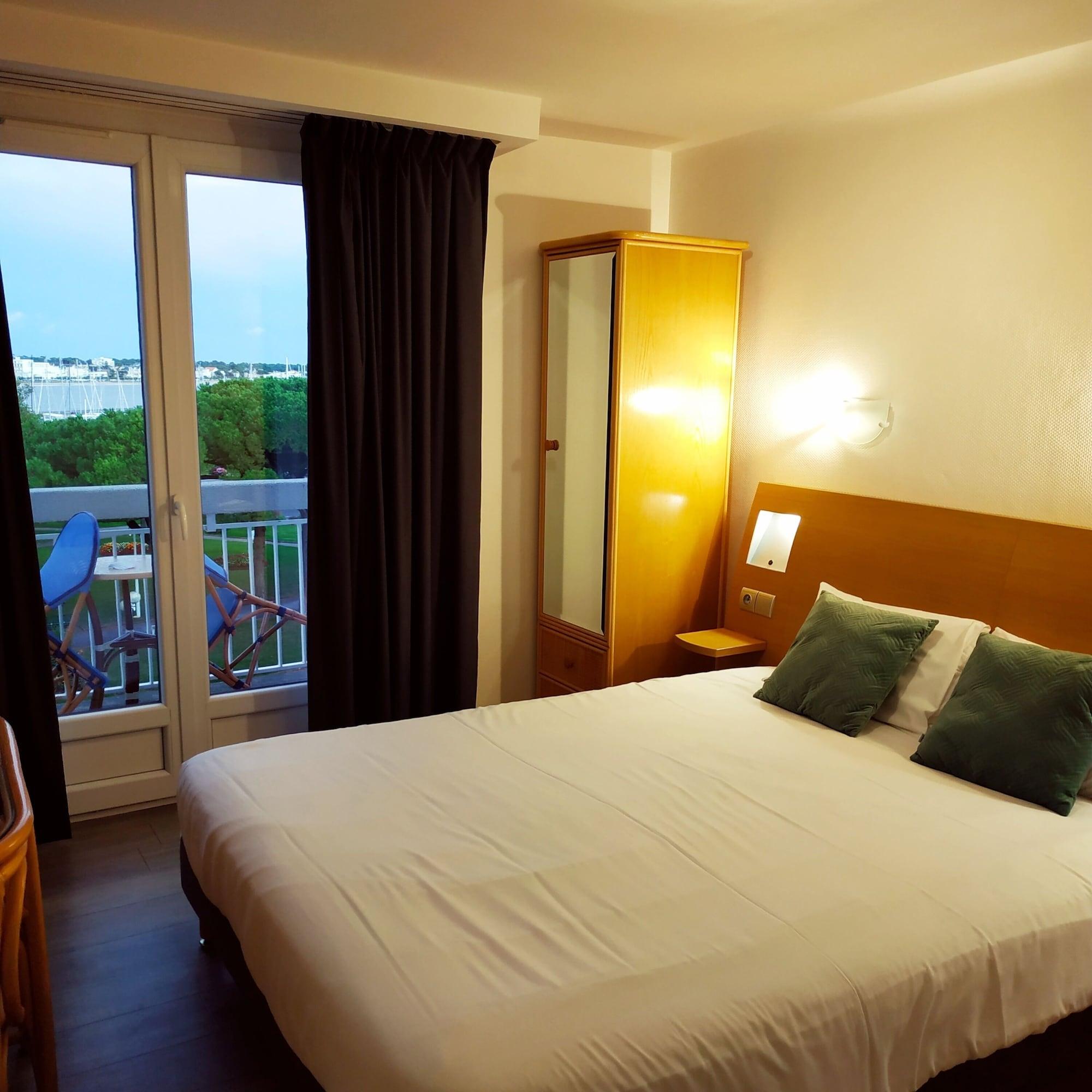 Brit Hotel Hermitage Роаян Екстериор снимка