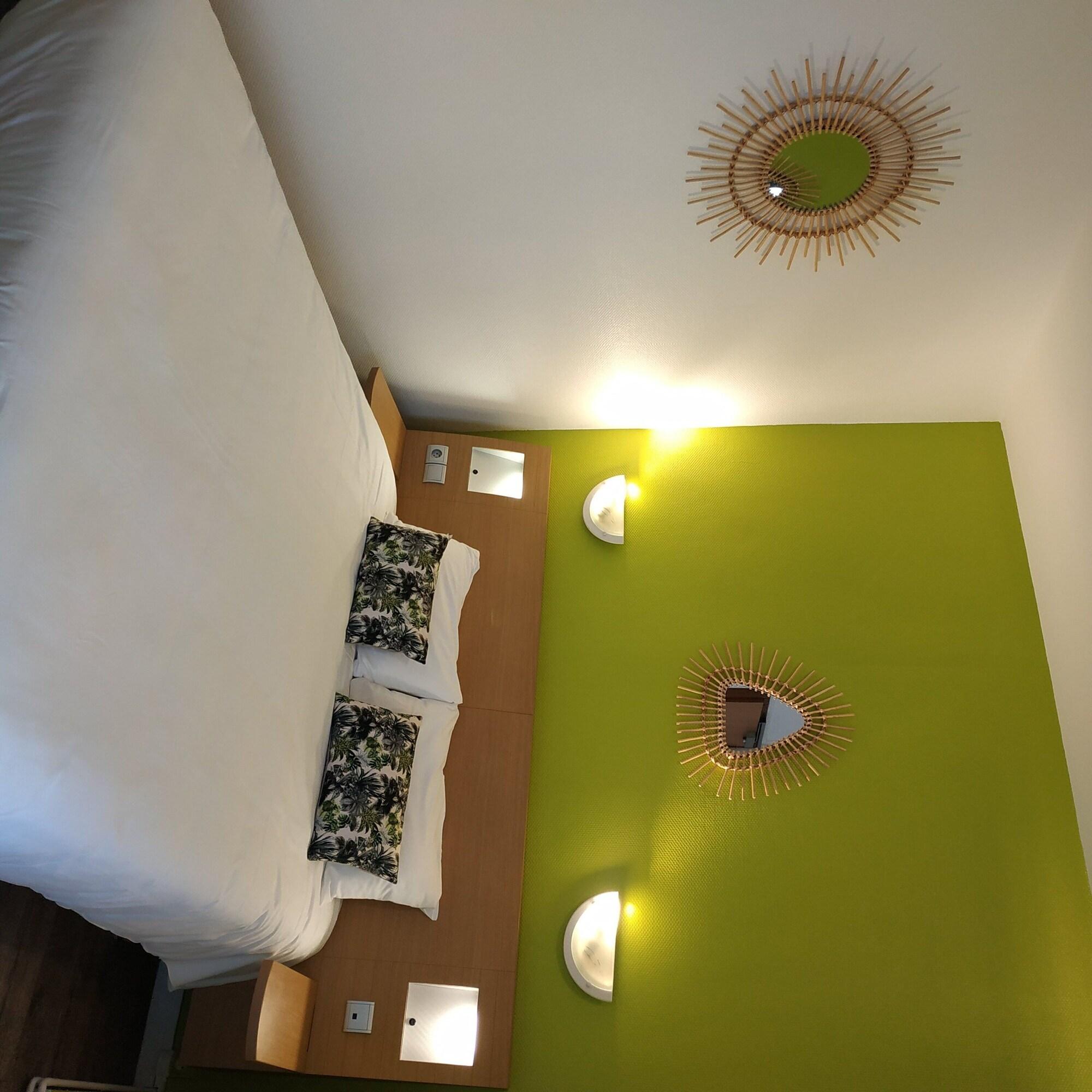 Brit Hotel Hermitage Роаян Екстериор снимка