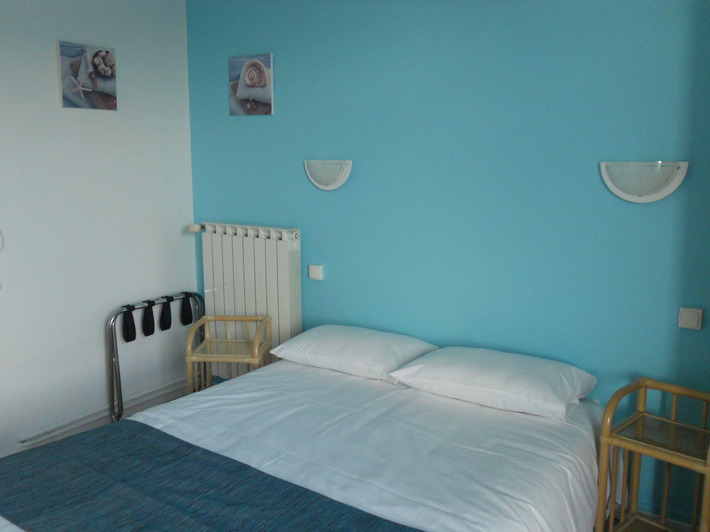Brit Hotel Hermitage Роаян Екстериор снимка
