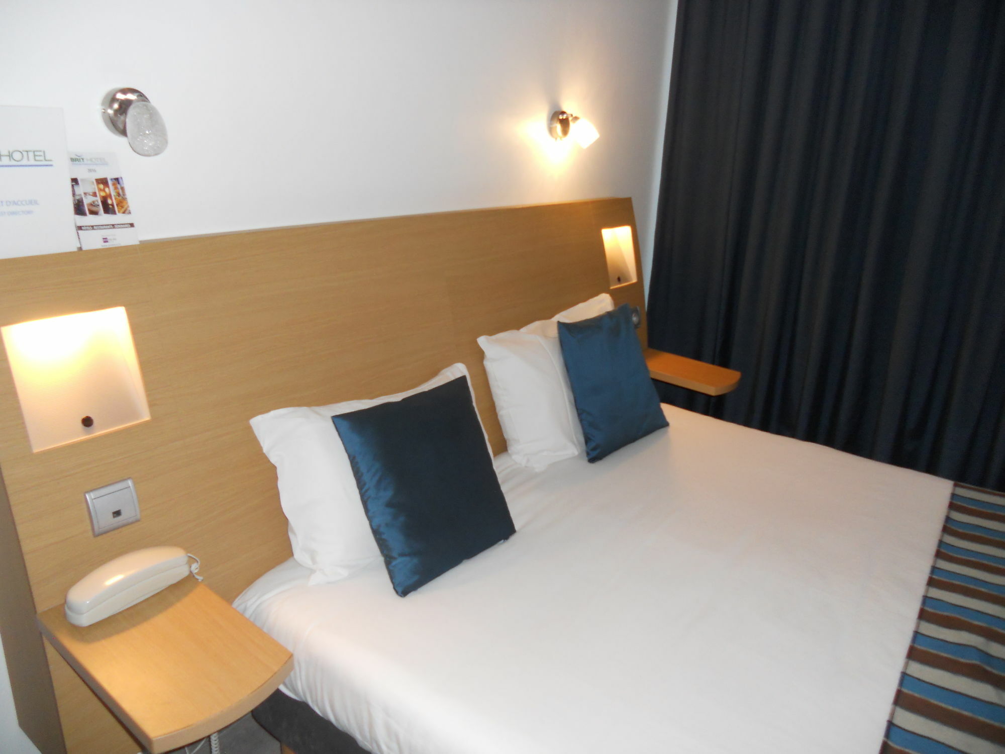 Brit Hotel Hermitage Роаян Екстериор снимка